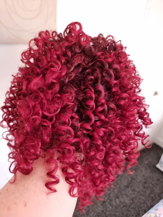 Peruka Afroloki burgund