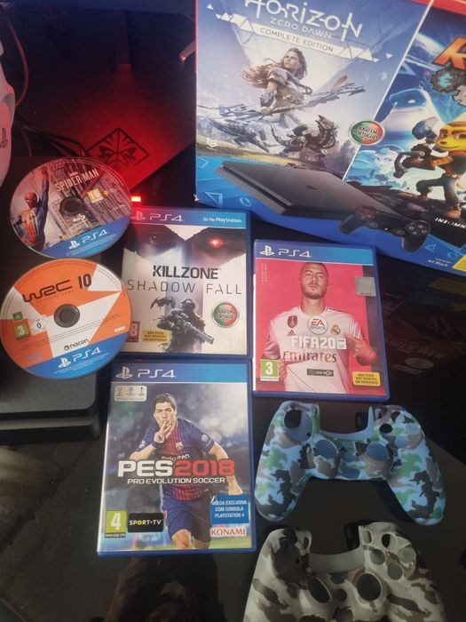 Ps4 slim + 2 comandos + 5 jogos  + capas + Headphones