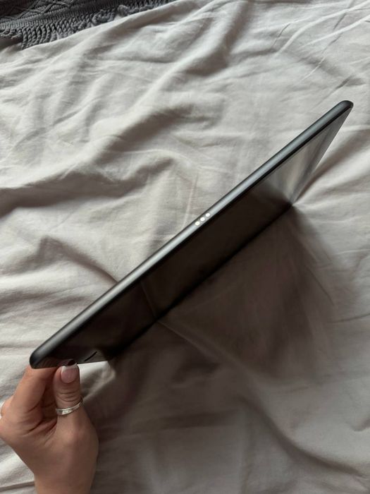 Appl IPad  9th Gen  256GB  wi- fi   10.2 Space Grey