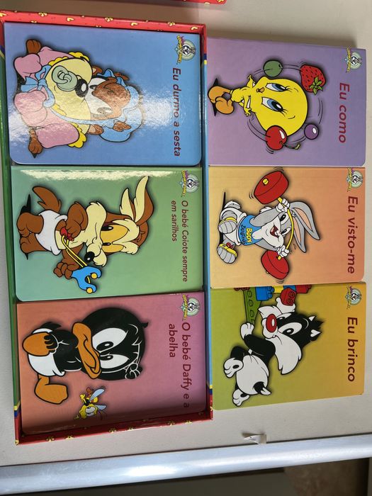 Livros Loney Tunes bebé