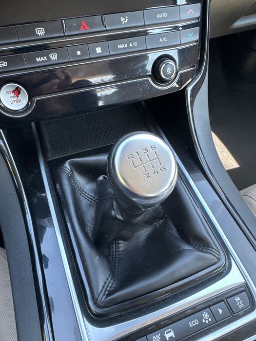 Jaguar XE muito bom OPORTUNIDADE