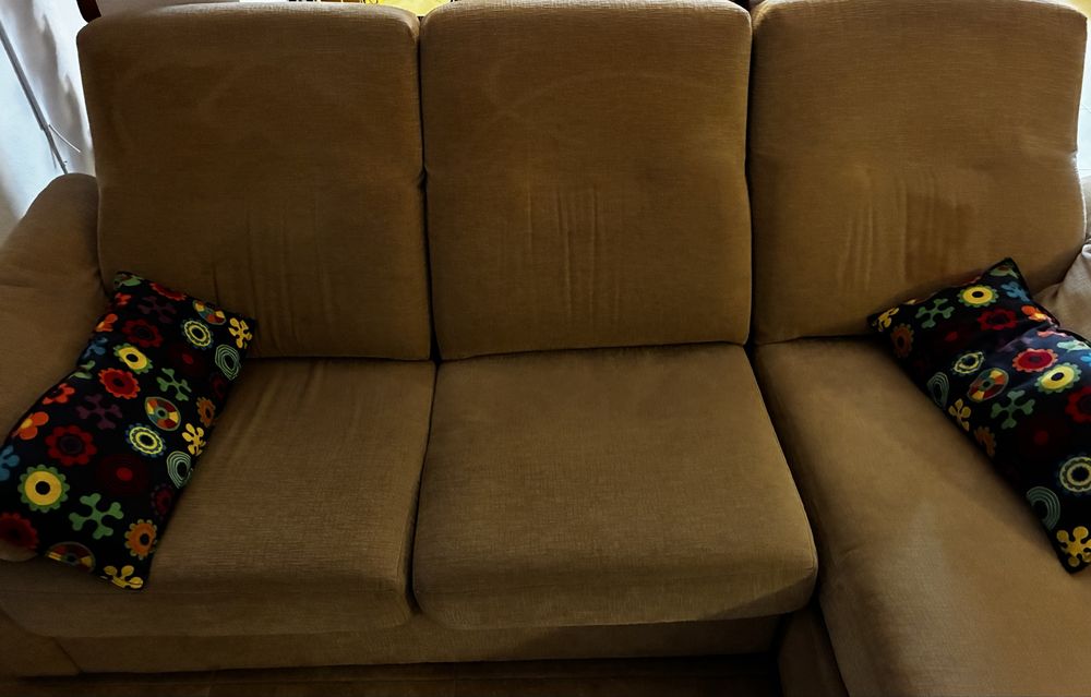 Sofá com chaise longue
