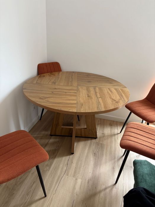 Conjunto mesa e cadeiras