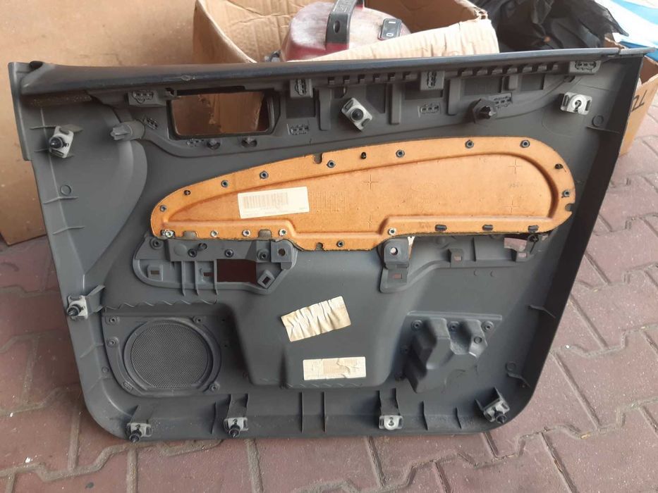 Tapicerka drzwi boczek lewy przedni kierowcy Ford Focus mk3