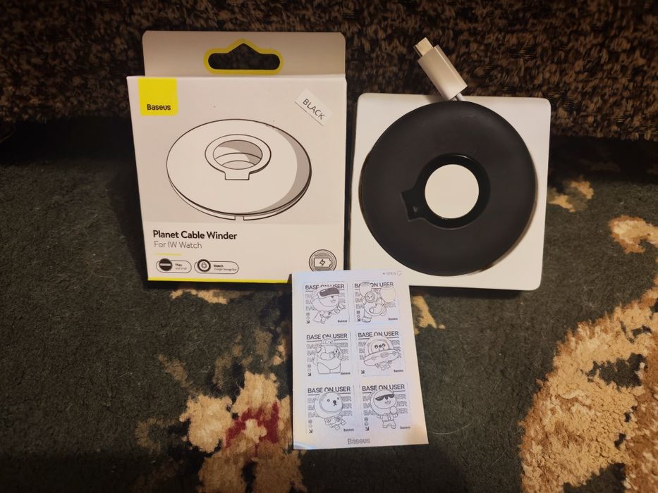 Органайзер для кабеля Apple Watch от Baseus. Черного цвета