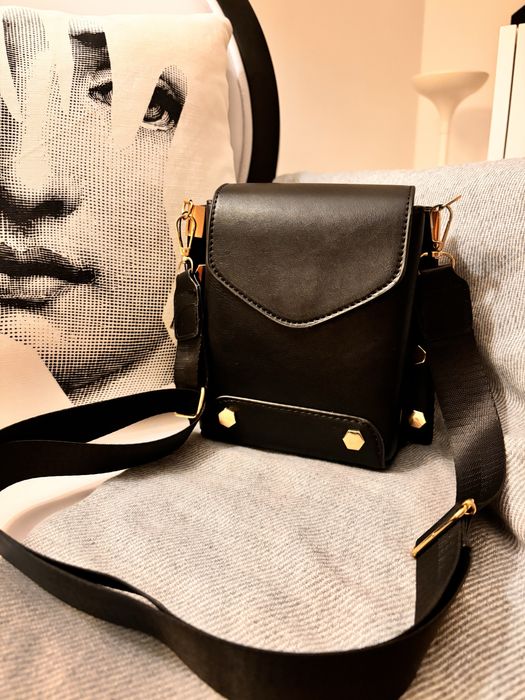 Mala preta nova com alça à tiracolo