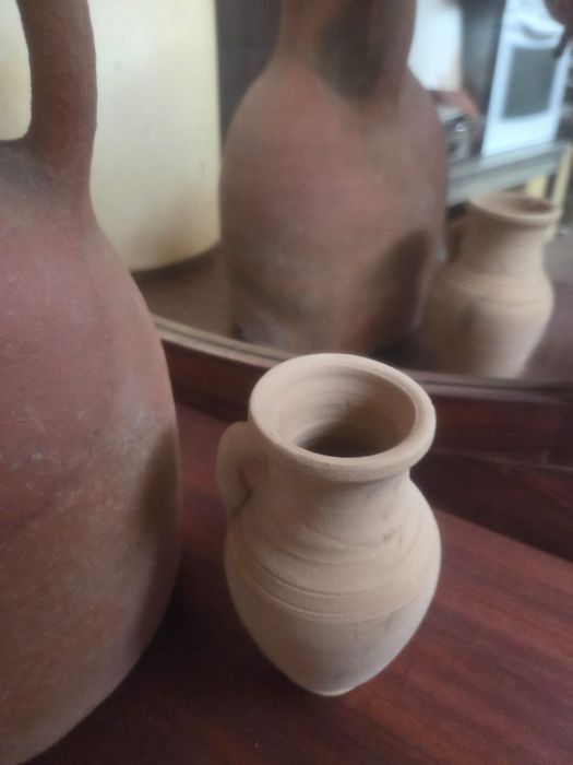 Quartinha antiga em terracota .
