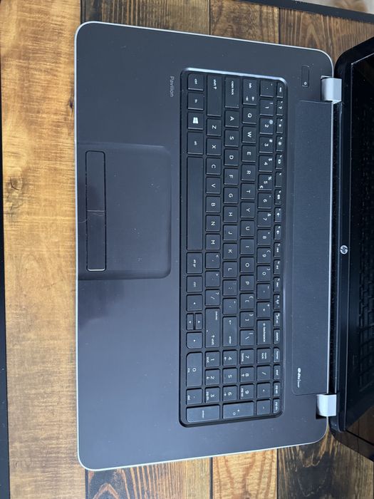 Laptop hp 17-e135sw+ myszka bezprzewodowa
