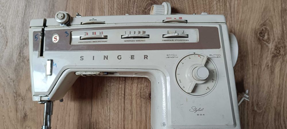 Singer Stylist 834 wszechstronna maszyna do szycia