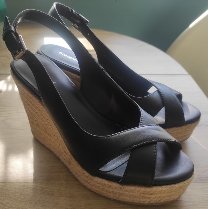 Buty na koturnie rozm. 38.