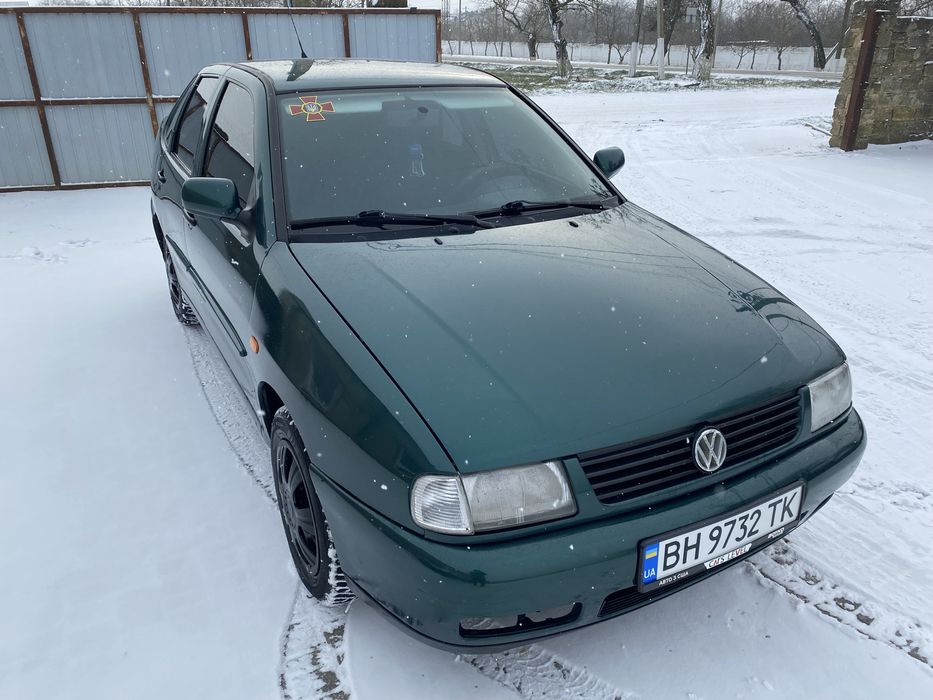 Volkswagen Polo Classic 1.4 бензин 1998 год
