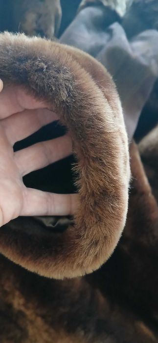 Шуба з натуральної вовни на теплій підкладці