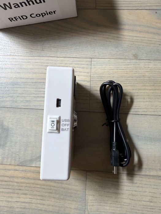 Дублікатор домофонних магнітних ключів, RFID карт і брелков