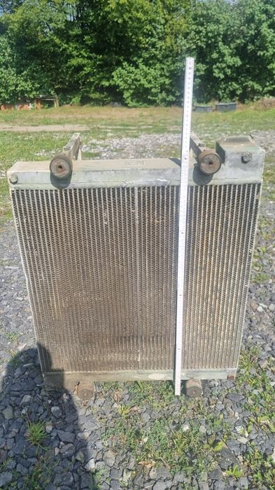Duża chlodnica hydrauliczna z silnikiem