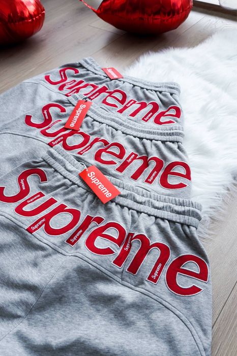 Шорти SUPREME з вишитим дизайном