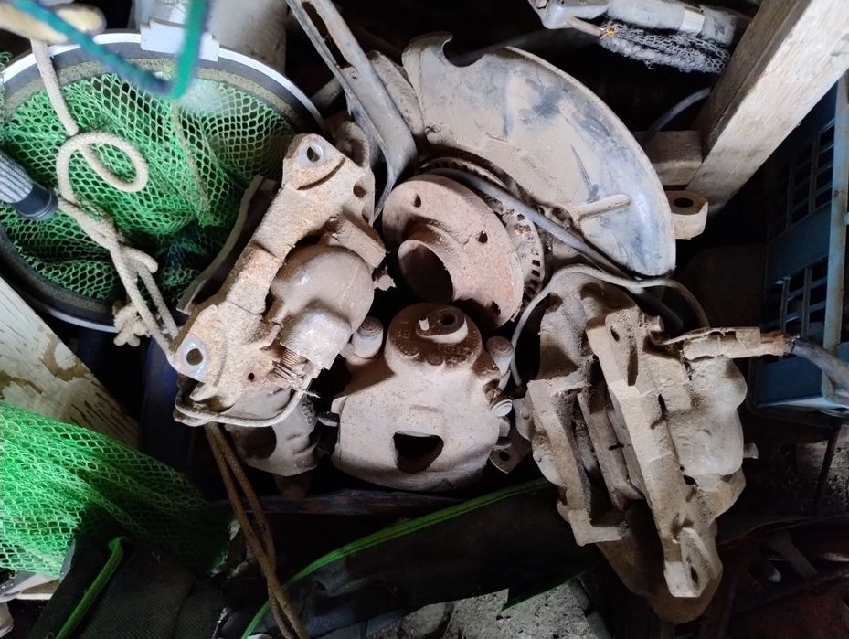 Суппорт Фольксваген гольф 4