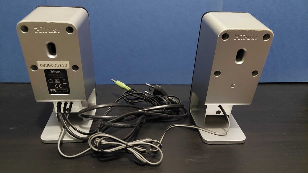 TRUST Speaker Columns (Black/Gray)64739559310721121