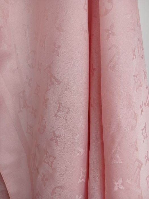 Палантины и платки Louis Vuitton щелк 100%