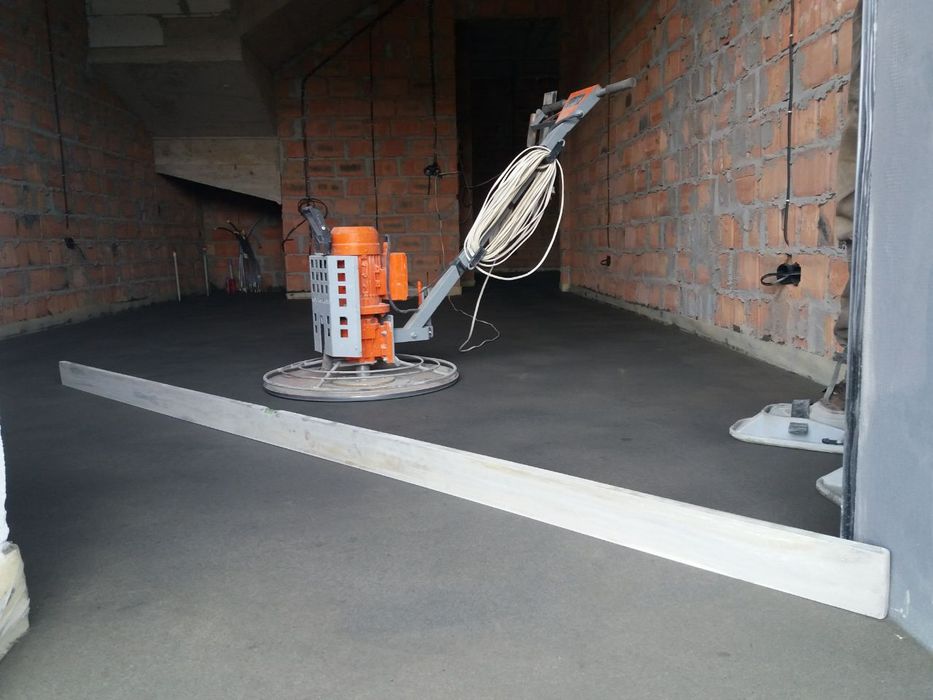 Майстер напів сухої стяжки.