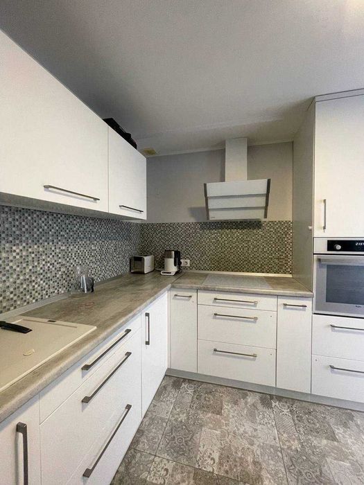 Продаж трикімнатної квартири 113 000$  поруч з парком