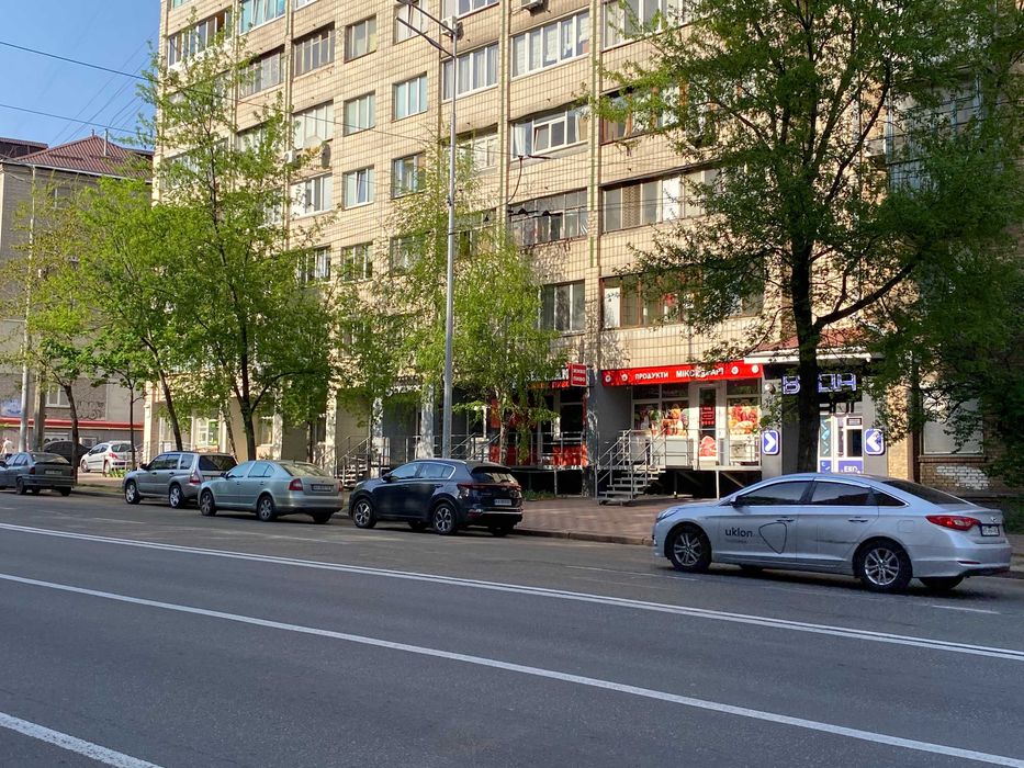 Бойчука 25а, Печерьск, 193 м², 4 магазини на продаж, метро Звіринецька
