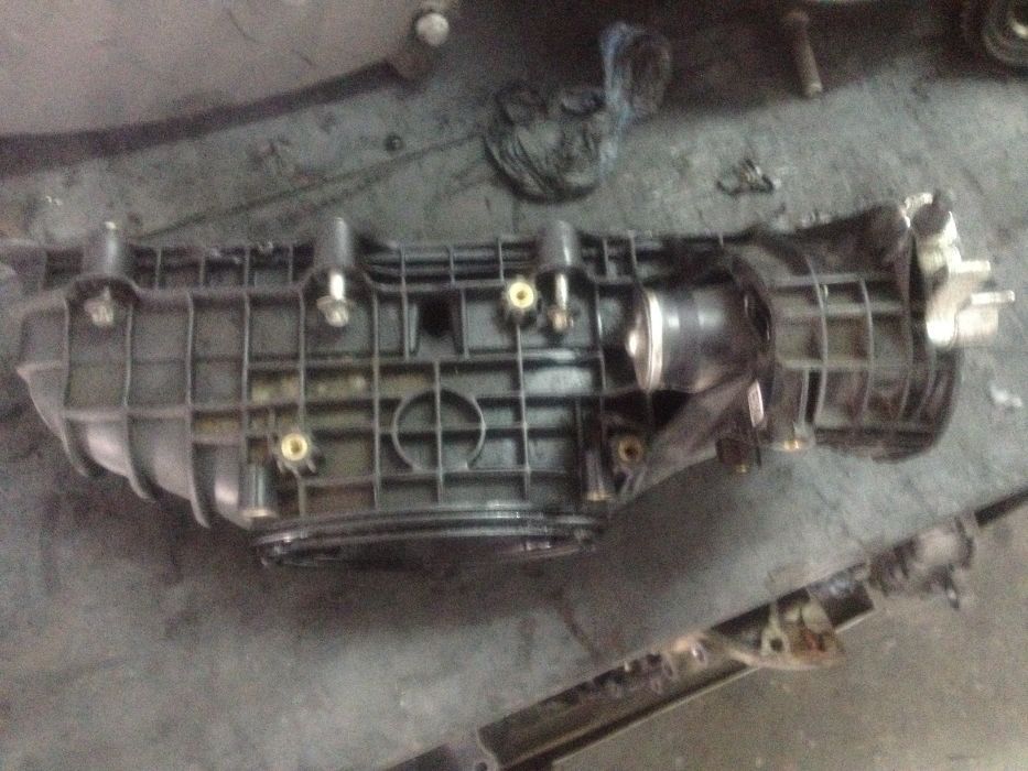 Coletor de admissão mercedes 2.2