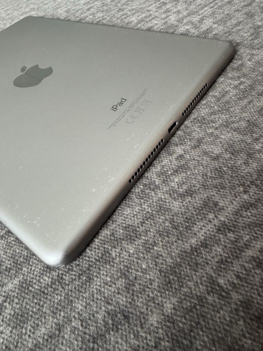 iPad 6 32GB Wi-Fi Gray (8)
