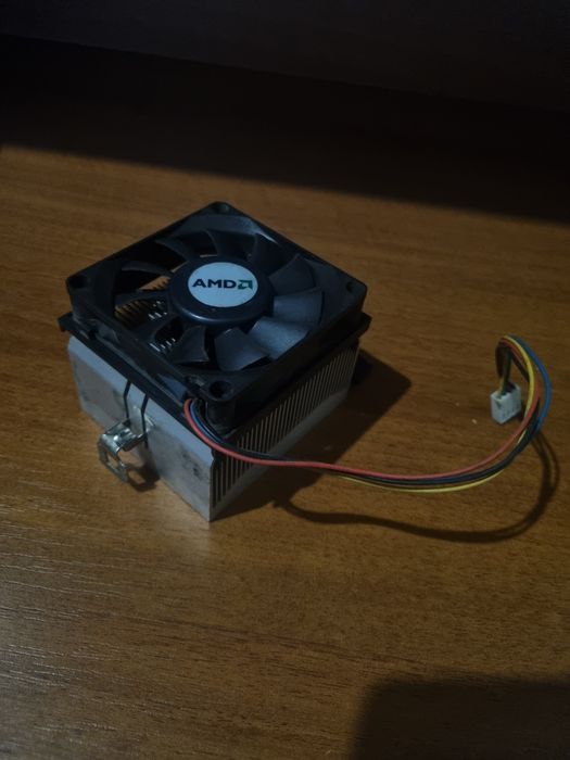 Процесор AMD Athlon 64 X2 і кулер AMD