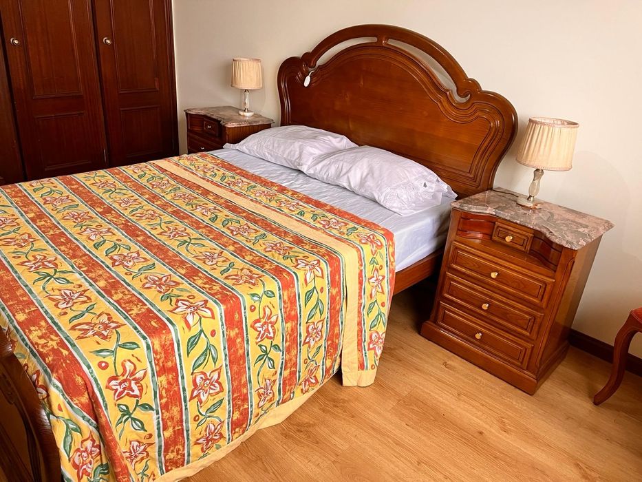 Quarto completo  + mesinhas e cómoda mármore