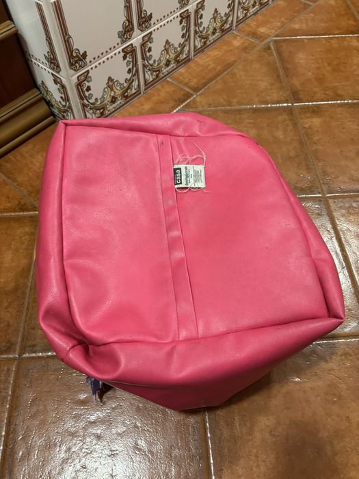 Puff rosa  em bom estado