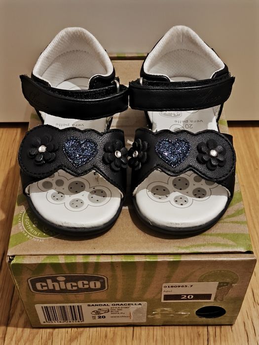Sandálias Chicco (Tamanho 20)
