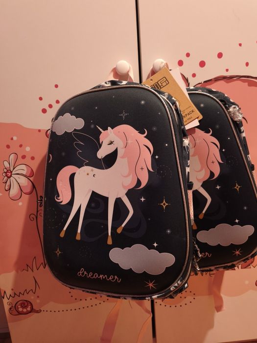 Nowe plecaki dla bliźniaczek