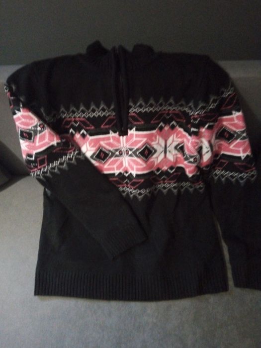Sweter z wzorem. Rozmiar L 44/46