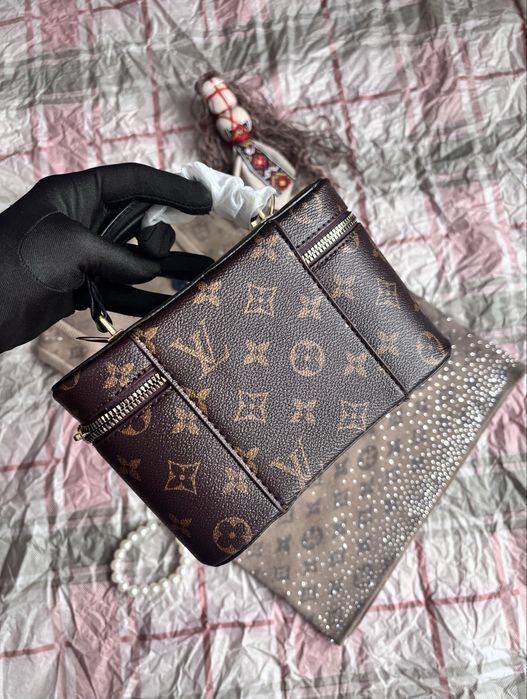 Женская сумка  луи витон Louis Vuitton с замочком