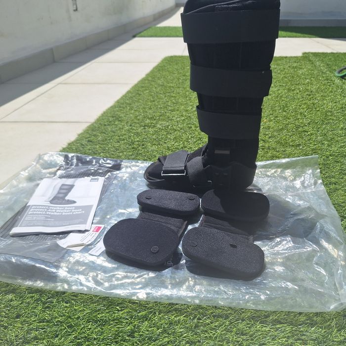 Bota Ortopédica Medi Protect Walker Boot Tamanho S – Como Nova