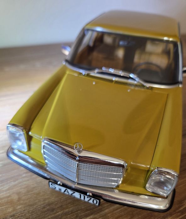 Mercedes W115 Norev 1:18 Yellow Bahama.