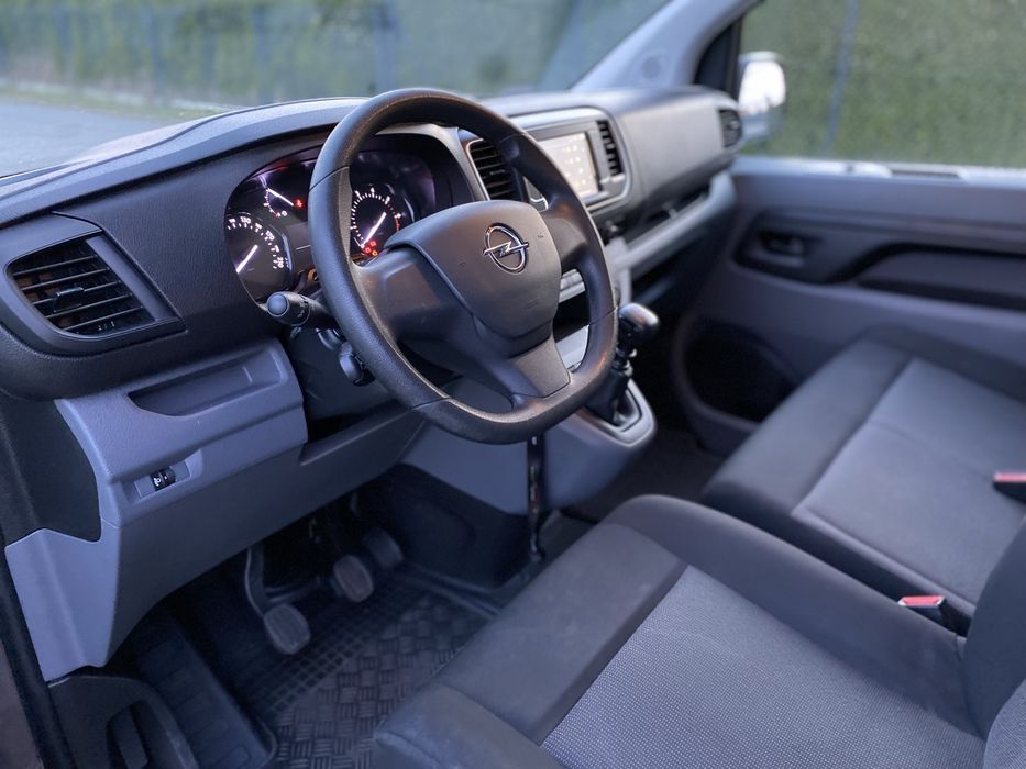 Wynajem busa - idealny na wycieczki