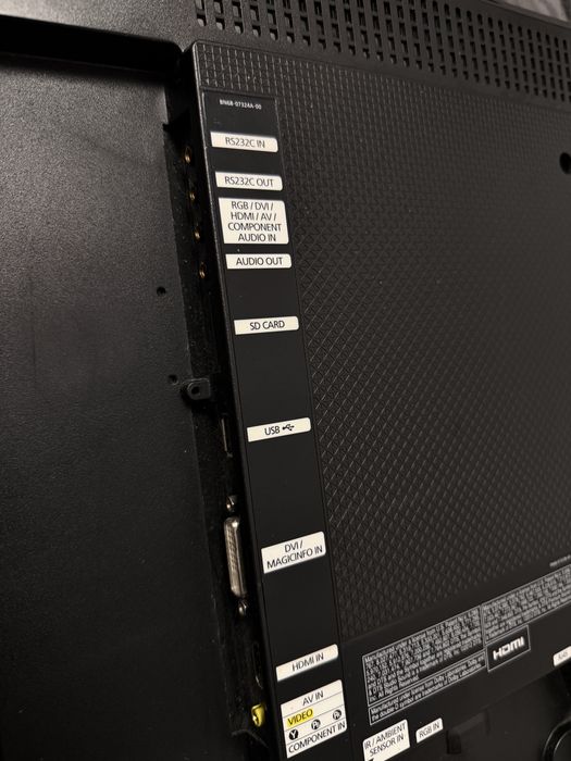 Рекламний монітор Samsung 32"DM32E ідеальний стан