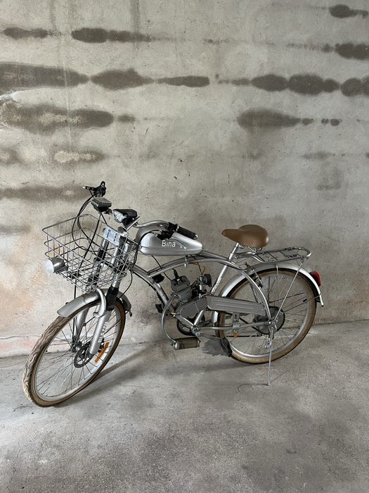 Bicicleta Bina com motor