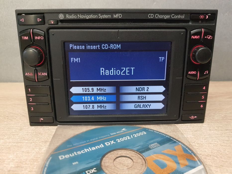 Radio samochodowe VW MFD + kod AUX Nawigacja + płyta / Volkswagen Golf, Passat, Corrado itd Zadbane