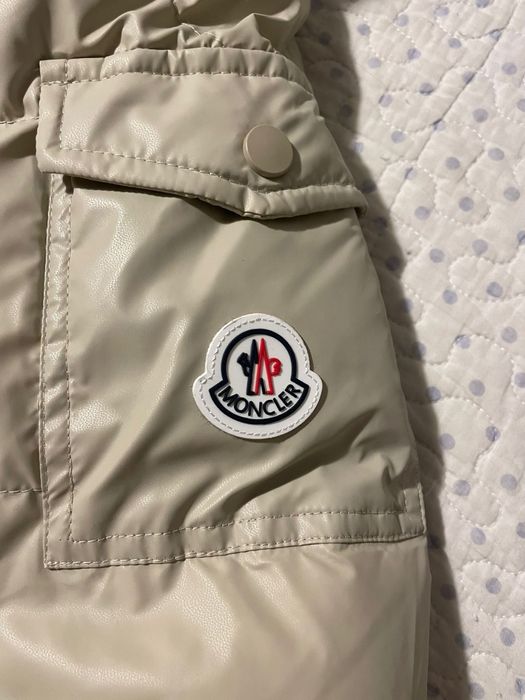 Puffer Moncler branco tamanho M