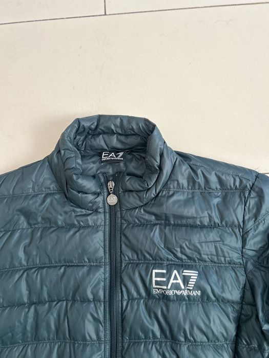 Куртка пуховик EA7 Emporio Armani.