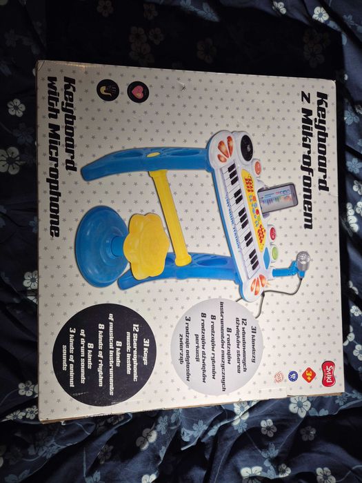 Pianinko Smiki, keyboard z mikrofonem i stołkiem