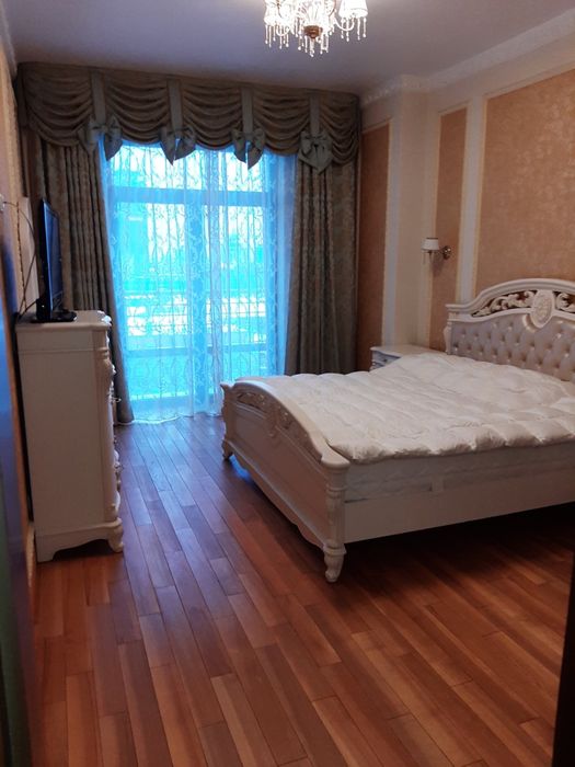 Здам 3-х к. квартиру на вул. Хрещатик, 27Б в будинку з ГЕНЕРАТОРОМ