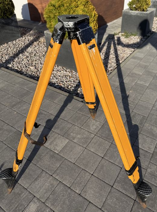 Używany statyw geodezyjny Retro żółty
