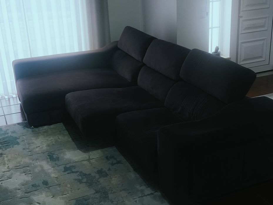 Sofá Chaise Longue + 2 Puffs - tecido lavável