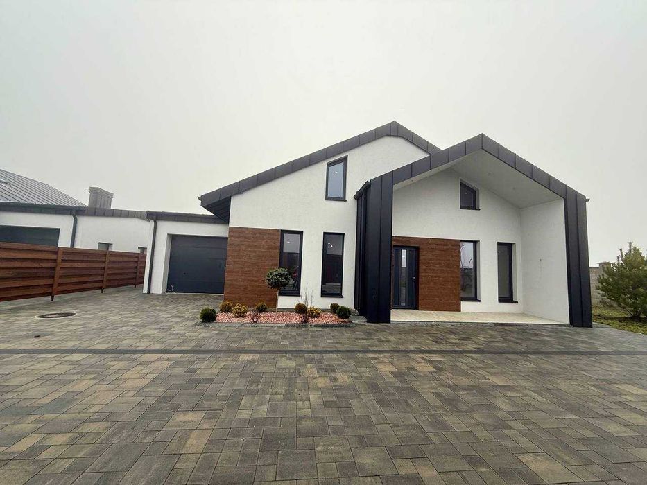 Продаж будинку з усіма комунікаціями на Авторинку