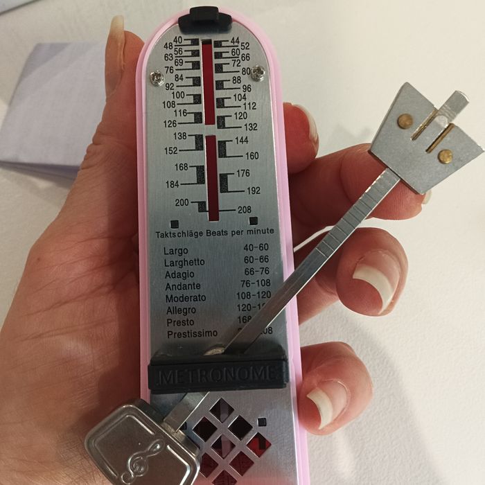 Metronomo musical rosa