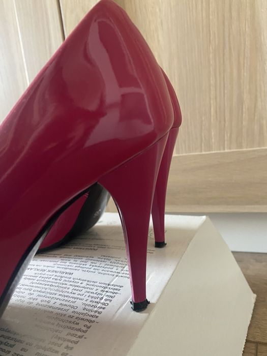 Szpilki Gianmarco r. 36 kolor fuksja