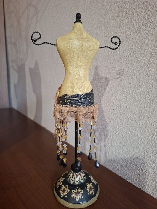 Підставка під біжутерію